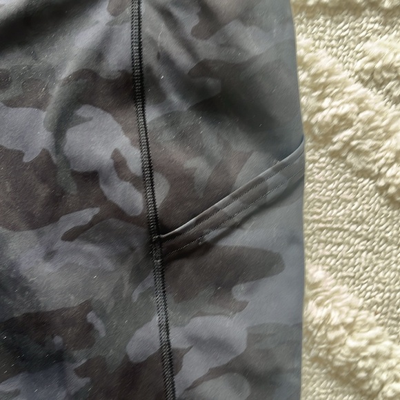 Lululemon EUC Fast and Free high rise tights 25” - Picture 3 of 6